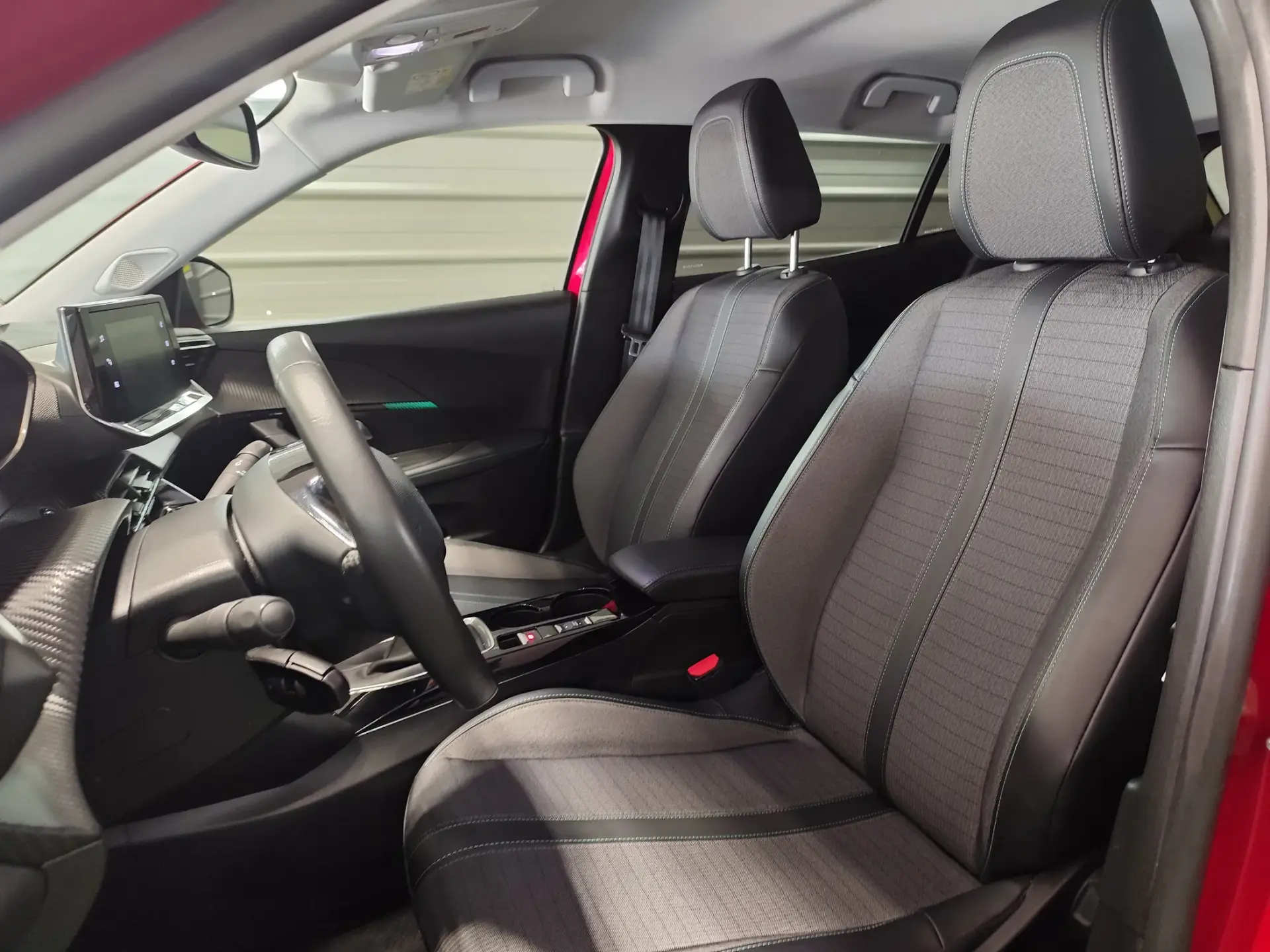 Peugeot 2008 PureTech 100 Allure 24