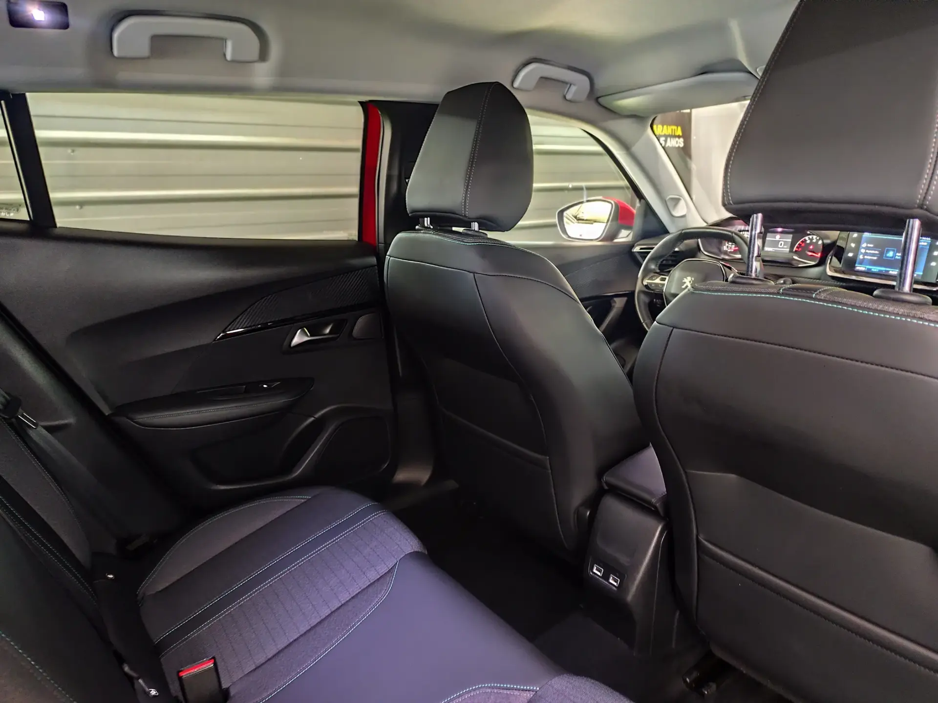 Peugeot 2008 PureTech 100 Allure 29