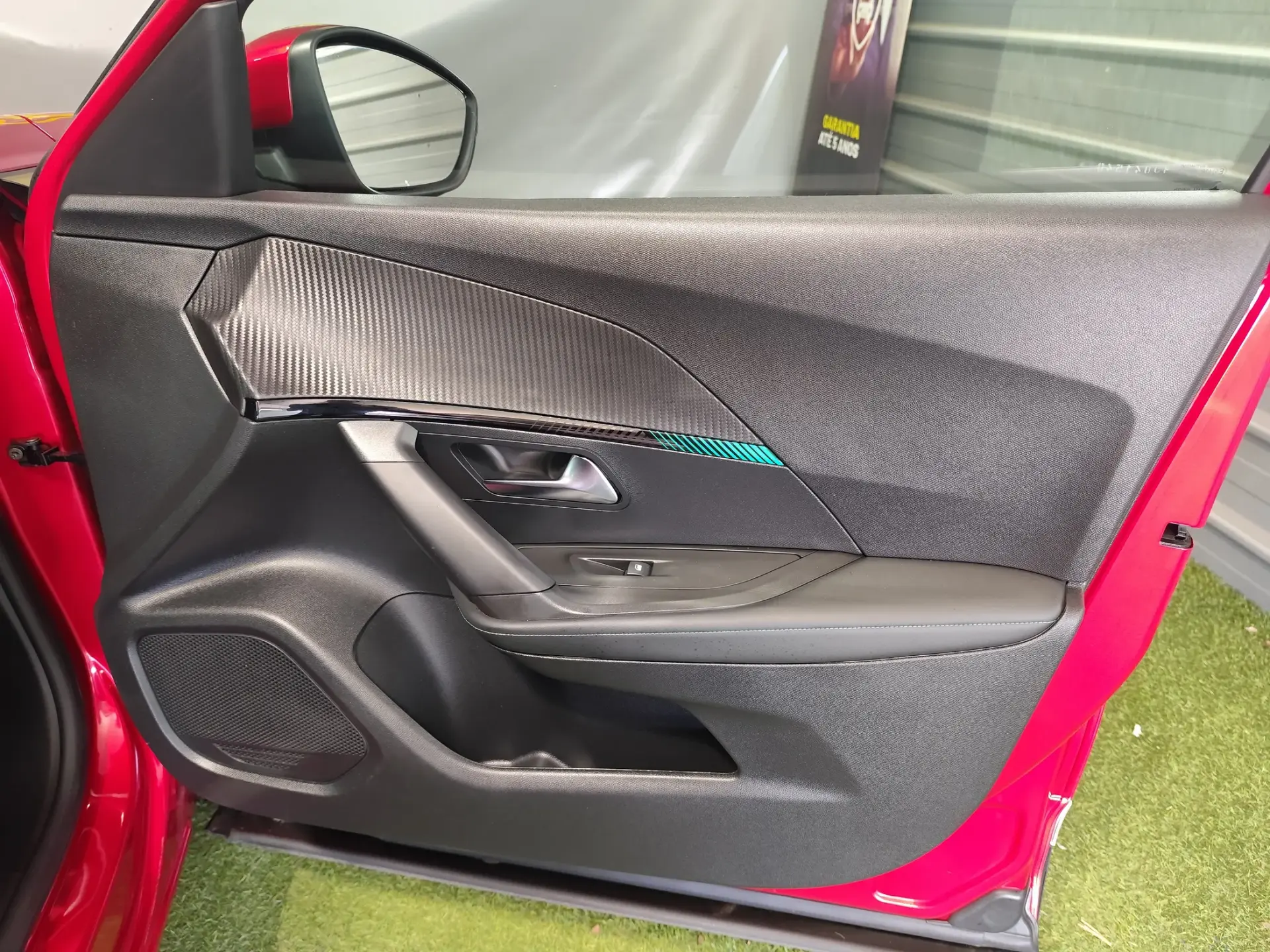 Peugeot 2008 PureTech 100 Allure 32