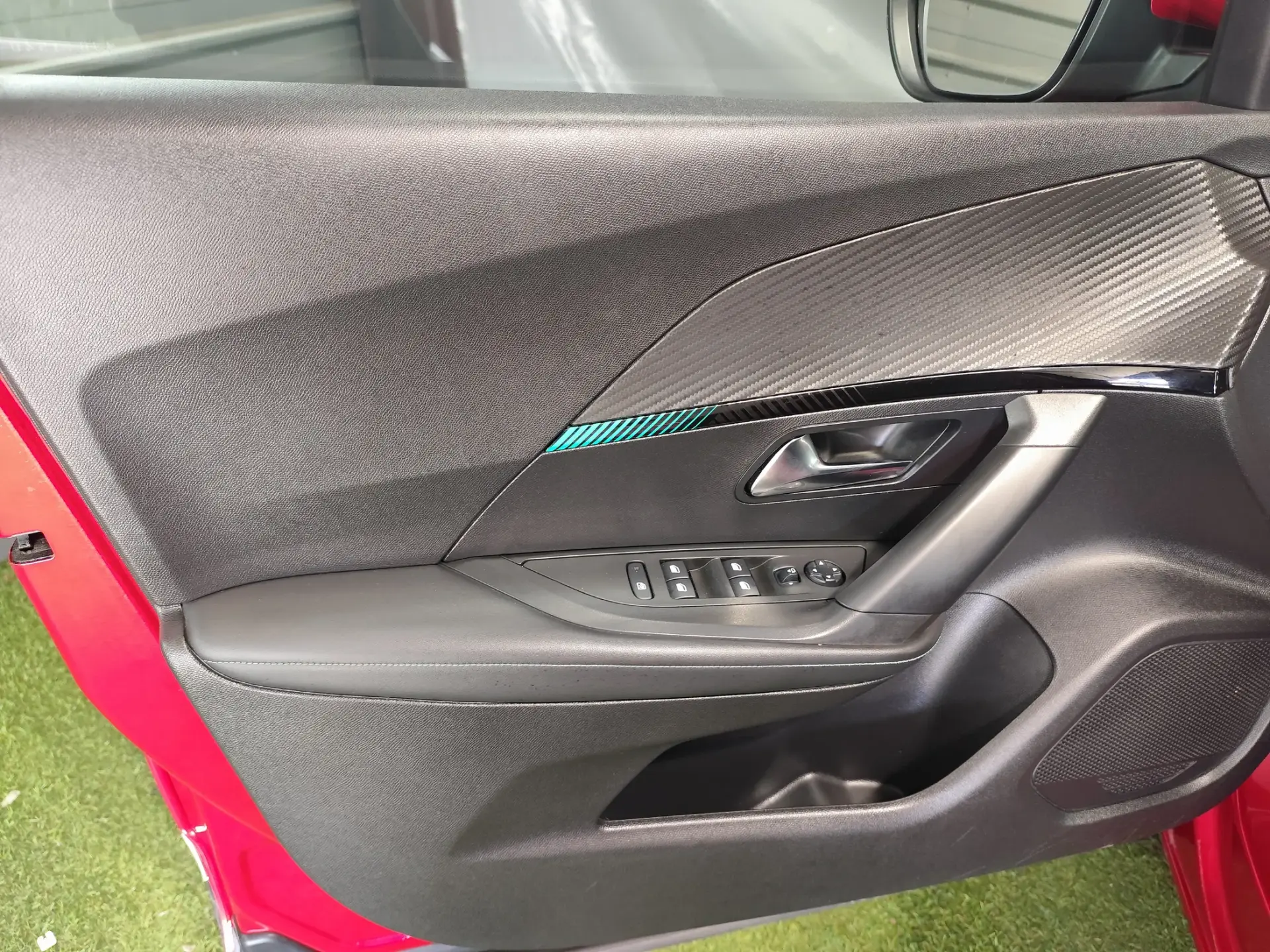 Peugeot 2008 PureTech 100 Allure 33