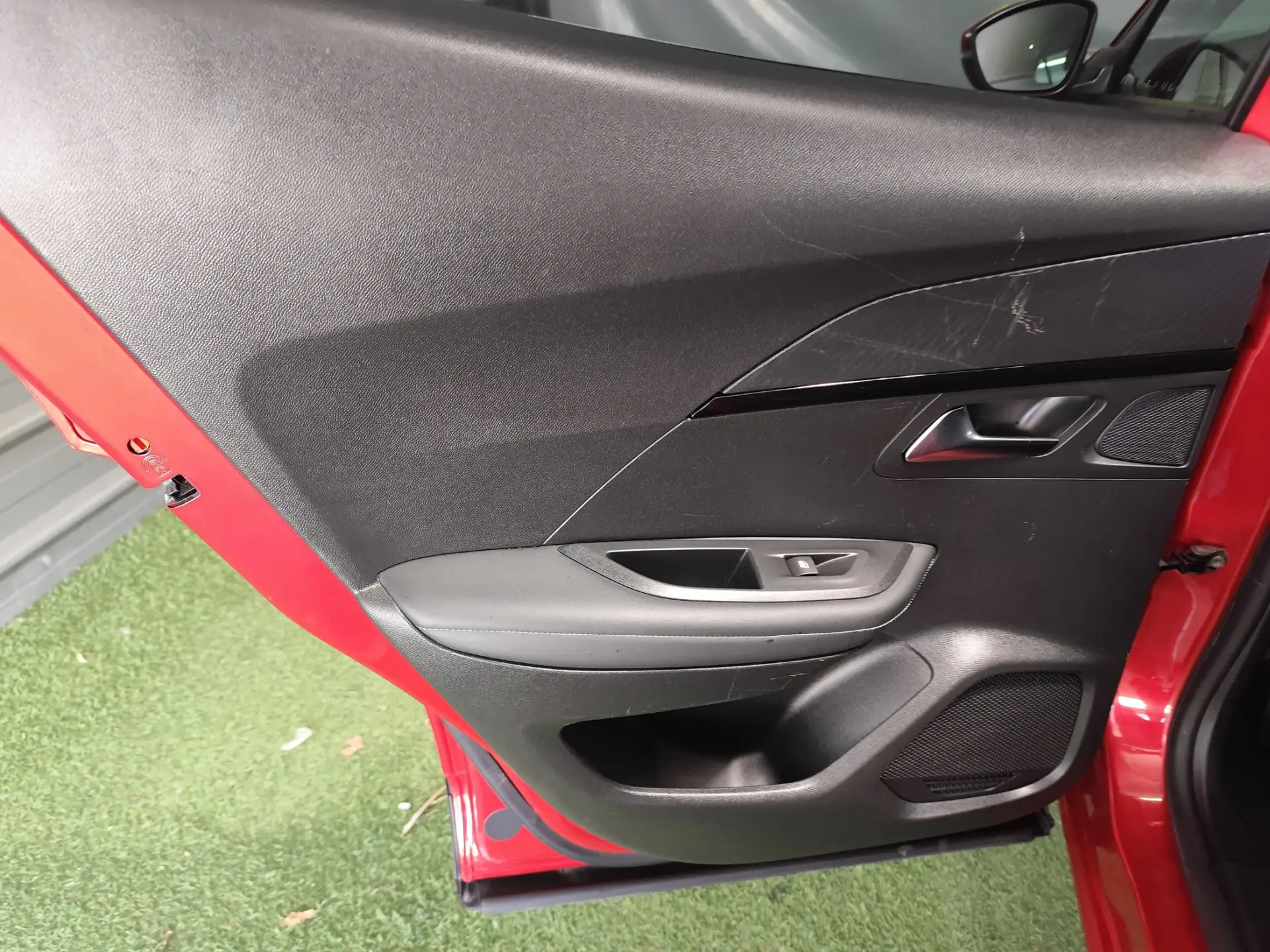 Peugeot 2008 PureTech 100 Allure 34