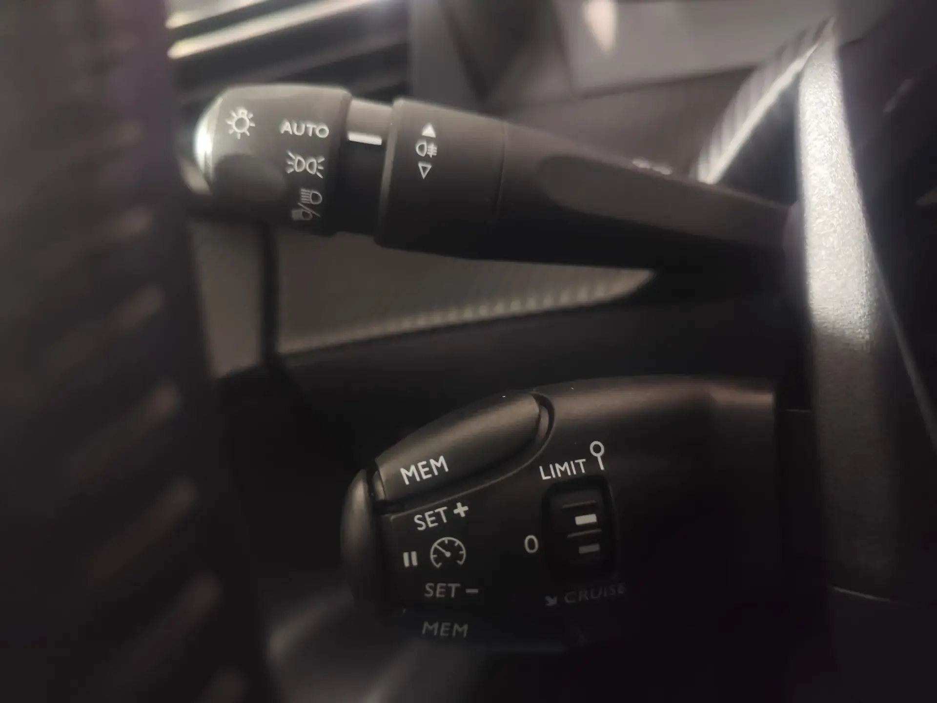 Peugeot 2008 PureTech 100 Stop&Start Allure Pack 11