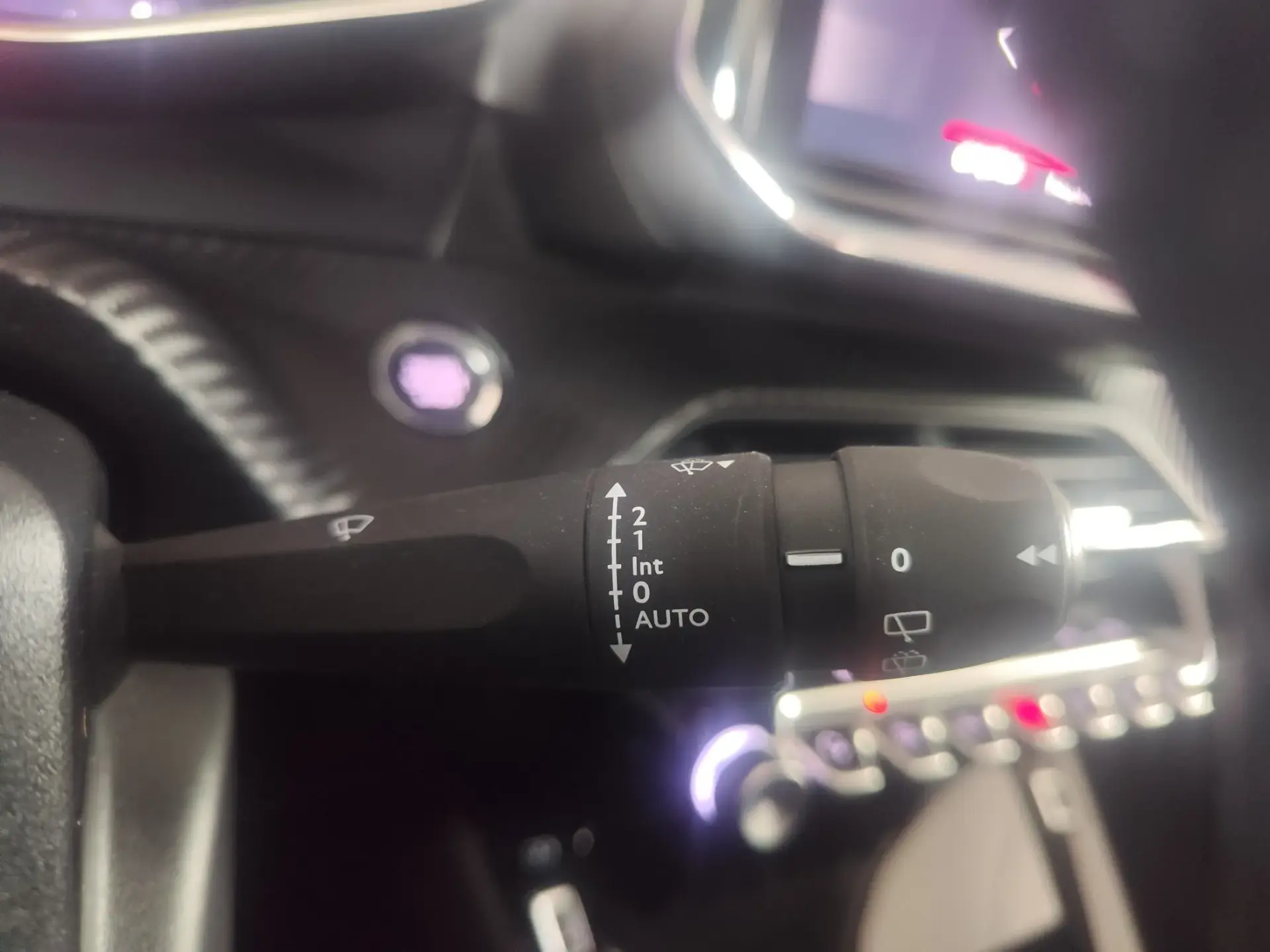 Peugeot 2008 PureTech 100 Stop&Start Allure Pack 12