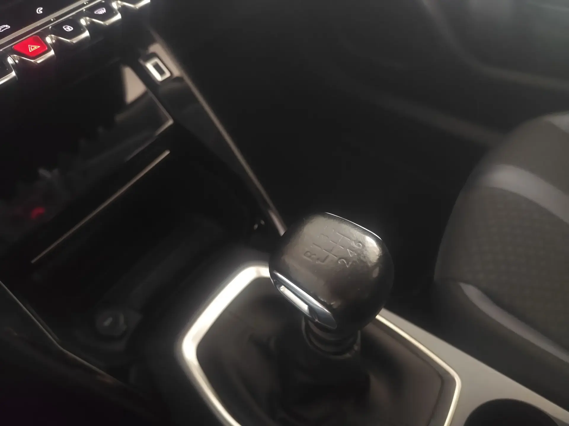 Peugeot 2008 PureTech 100 Stop&Start Allure Pack 21