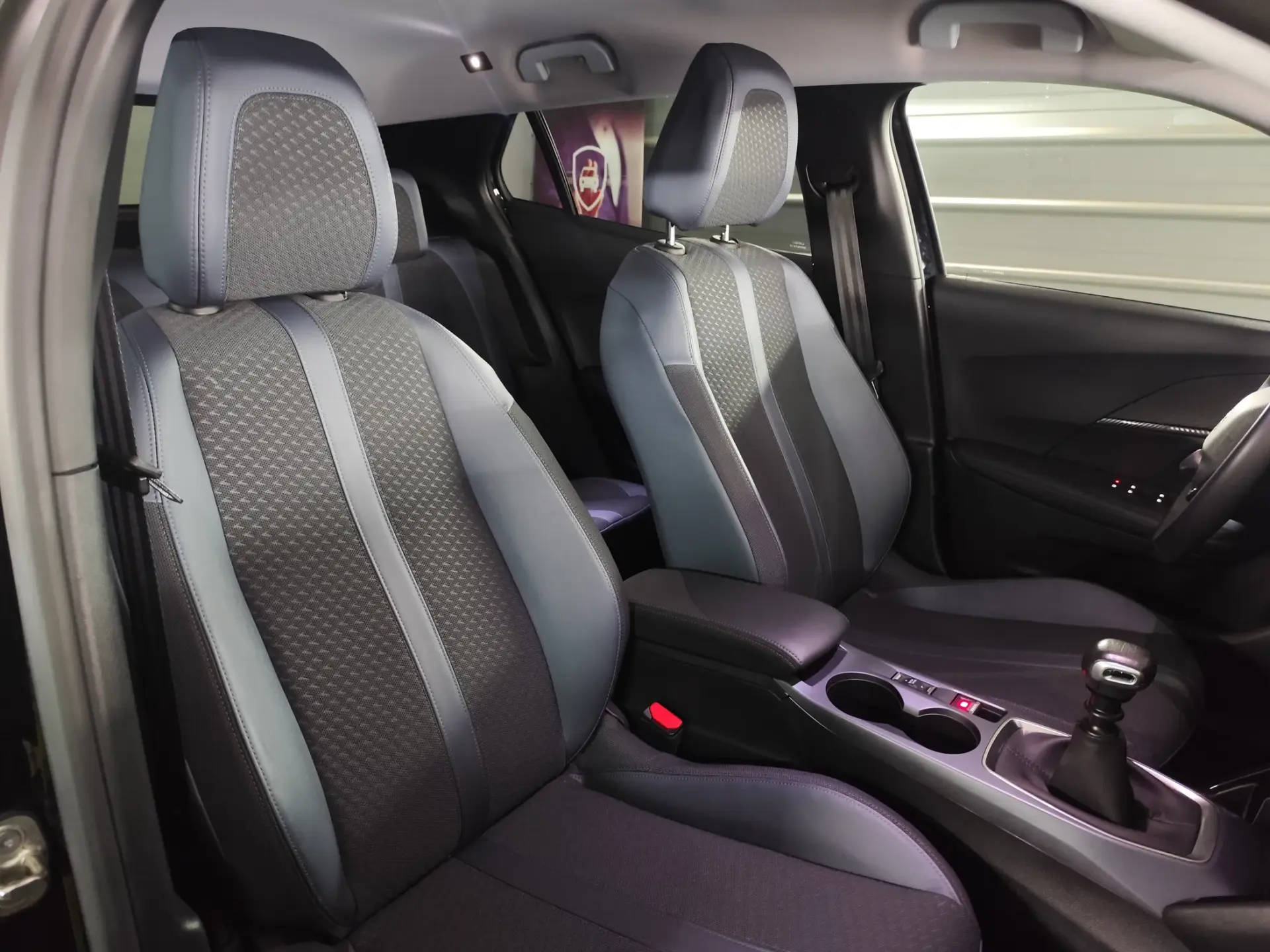 Peugeot 2008 PureTech 100 Stop&Start Allure Pack 24