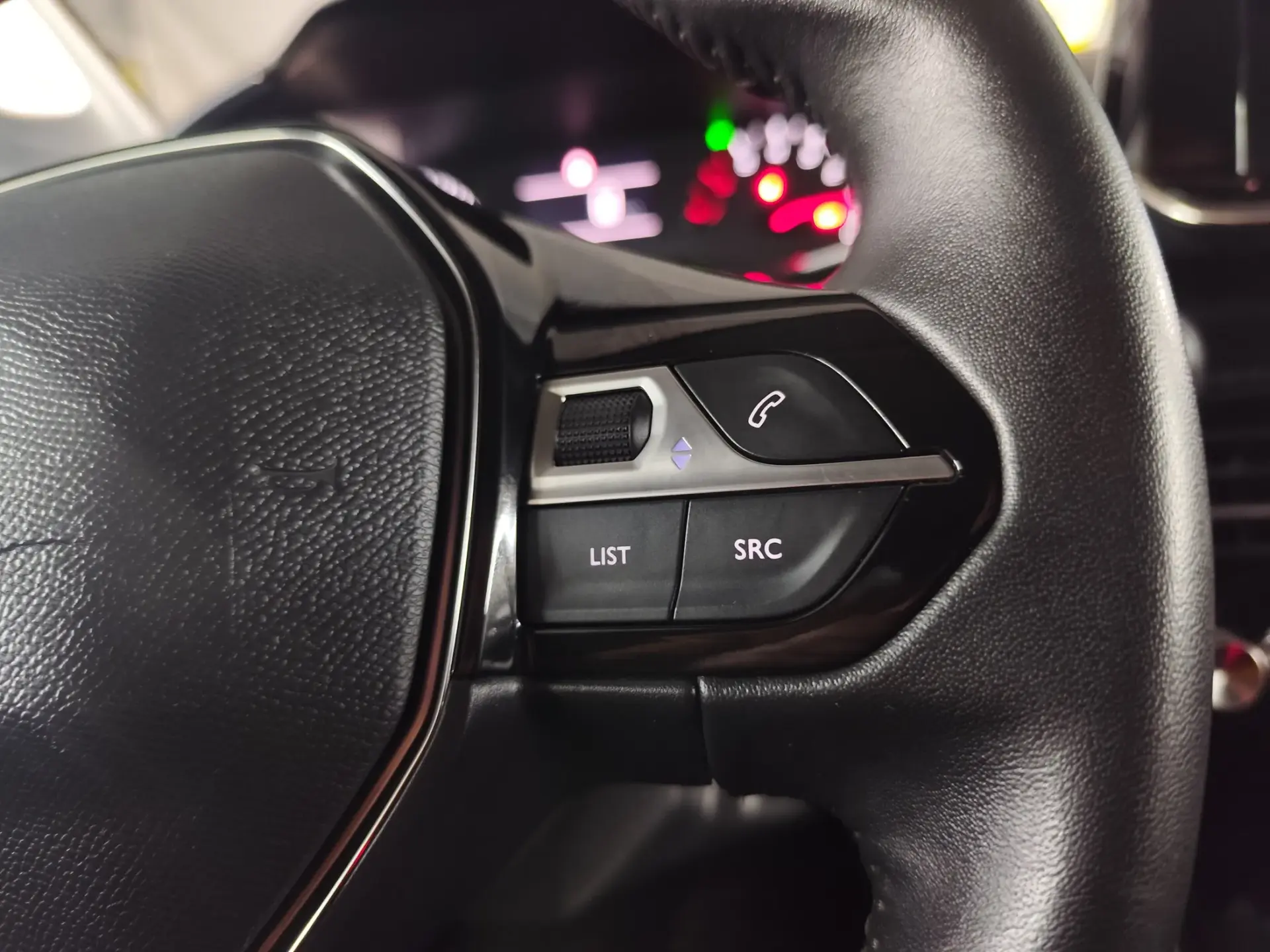 Peugeot 208 1.2 PureTech Allure 10