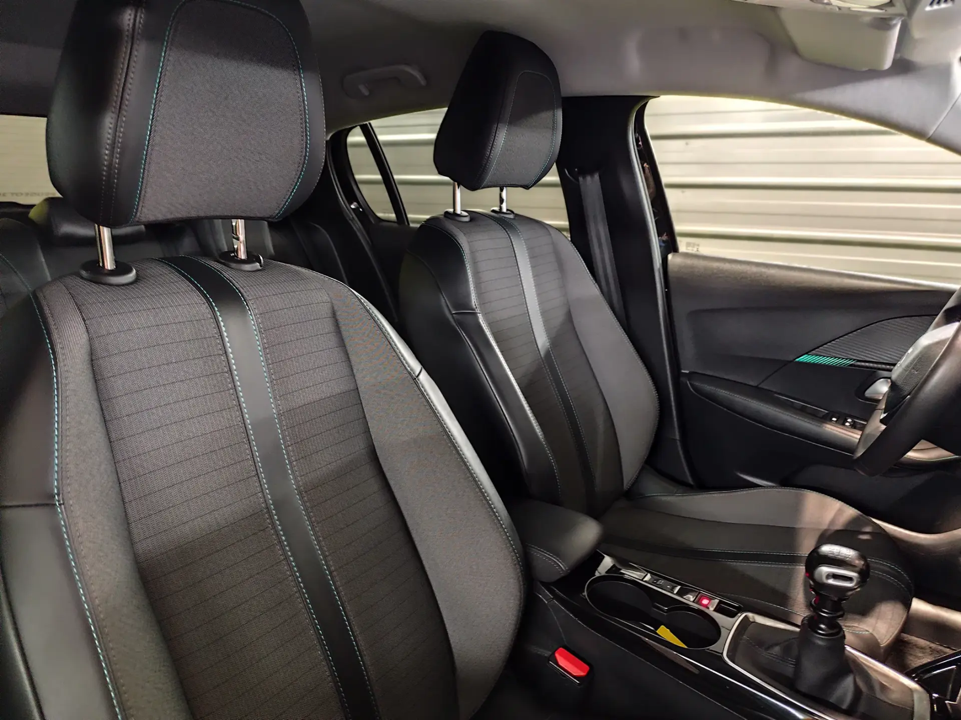 Peugeot 208 1.2 PureTech Allure 25