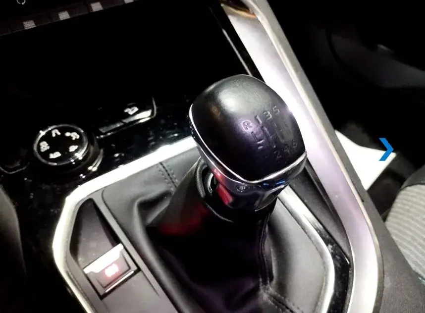 Peugeot 3008 1.2 PureTech Allure Pack 14