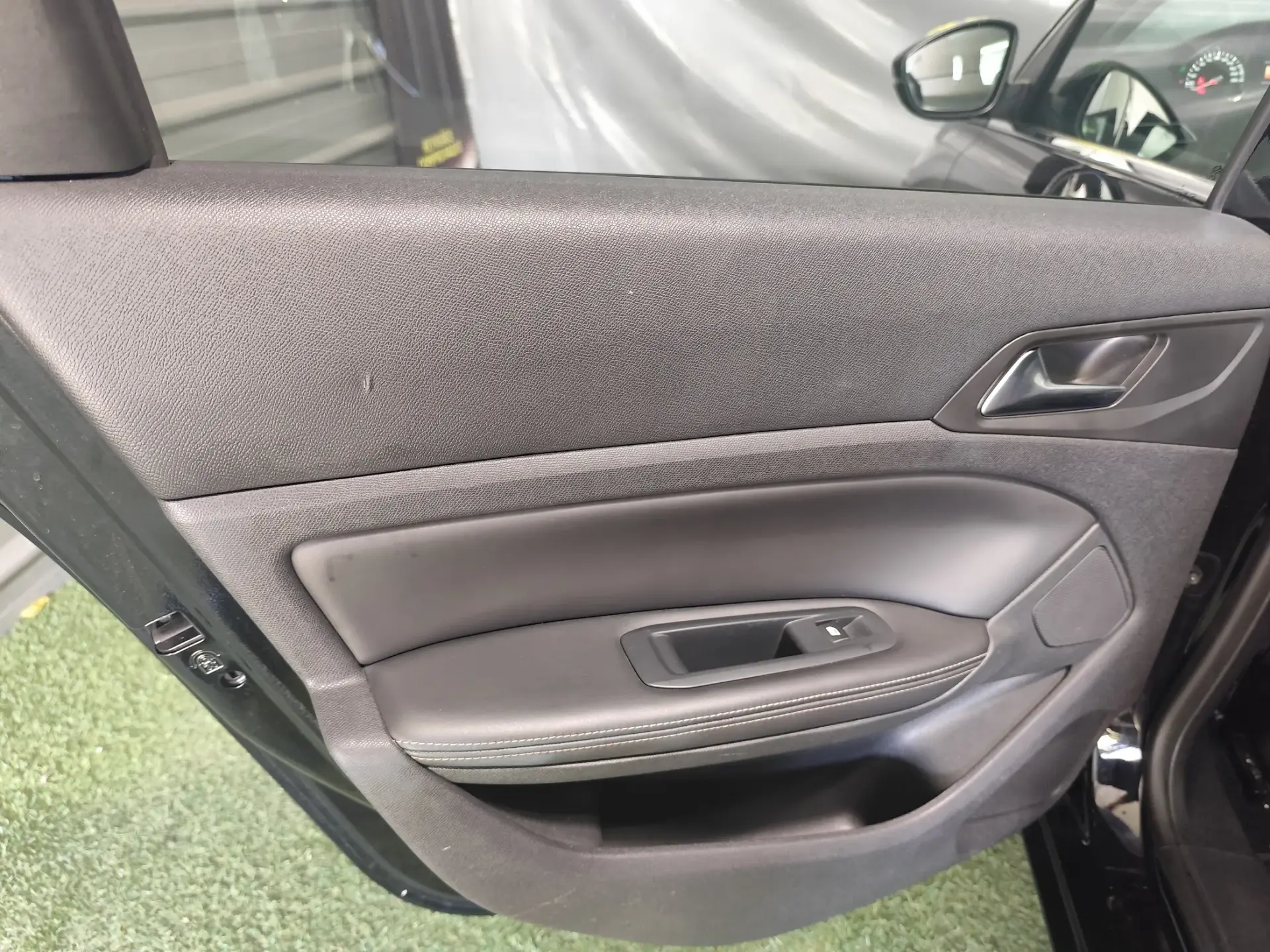 Peugeot 308 SW e-HDi FAP 115 Stop&Start Allure 34