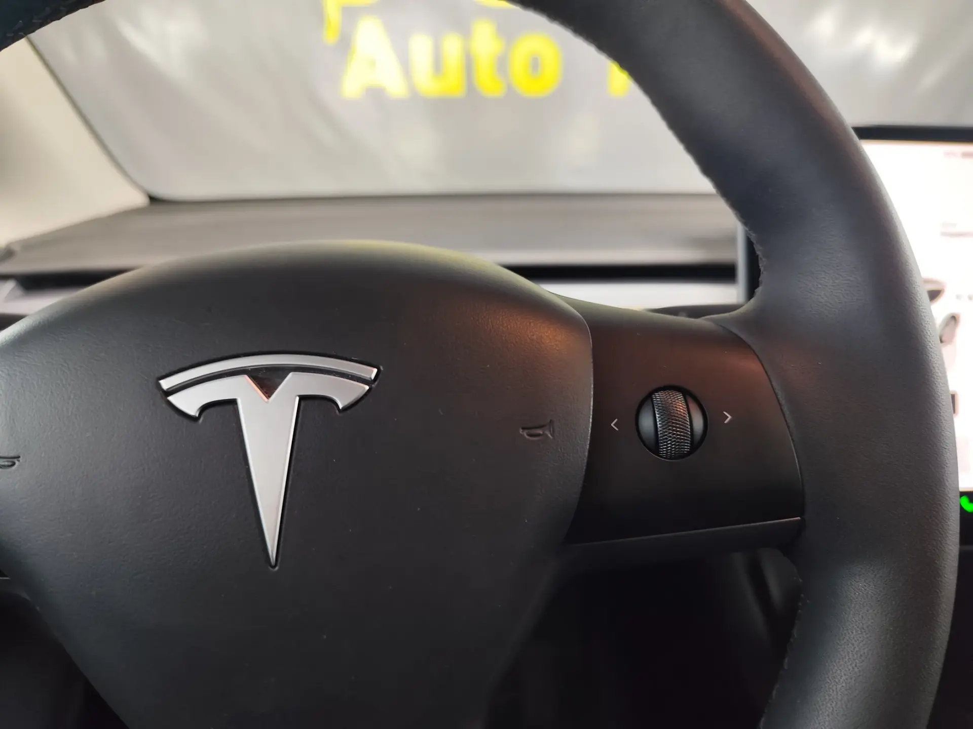 Tesla Model Y RWD 10