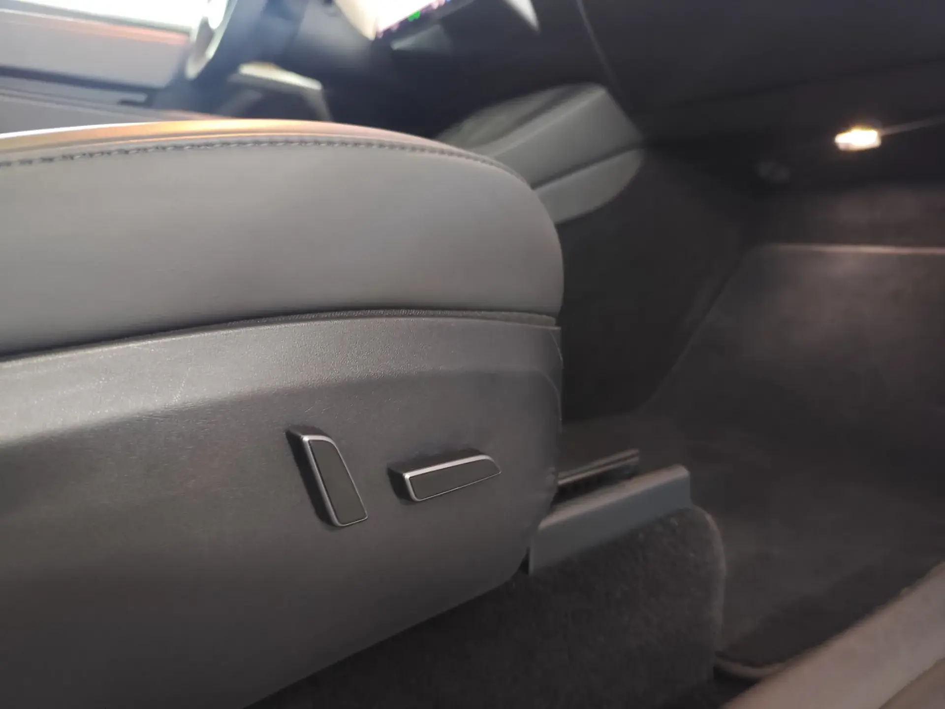 Tesla Model Y RWD 23