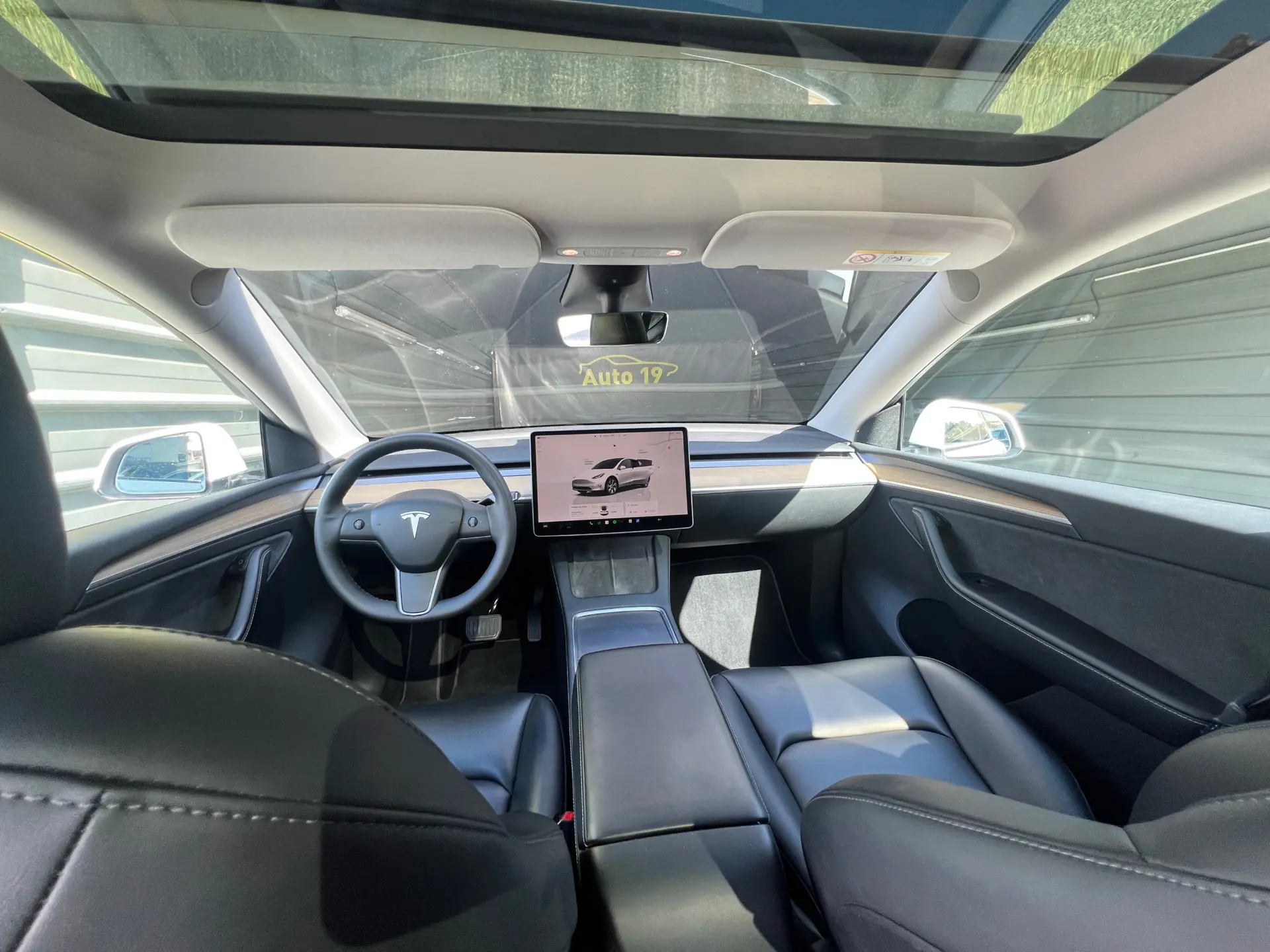 Tesla Model Y RWD 8