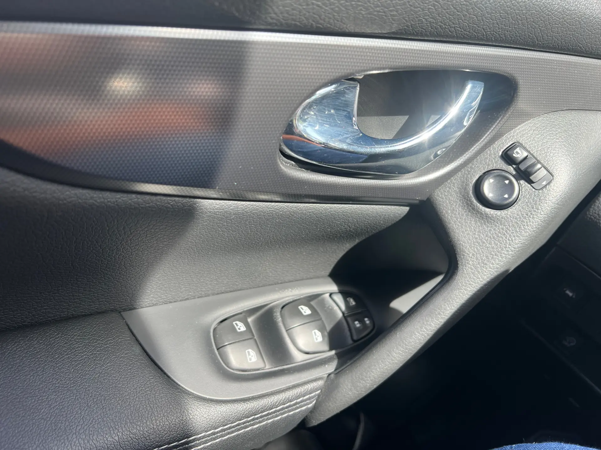 Nissan Qashqai 1.5 dCi N-Connecta J18+Led 17