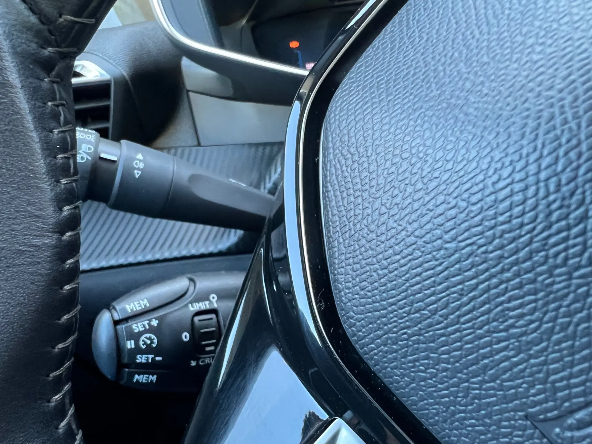 Peugeot 2008 PureTech 100 Stop&Start Allure Pack 14