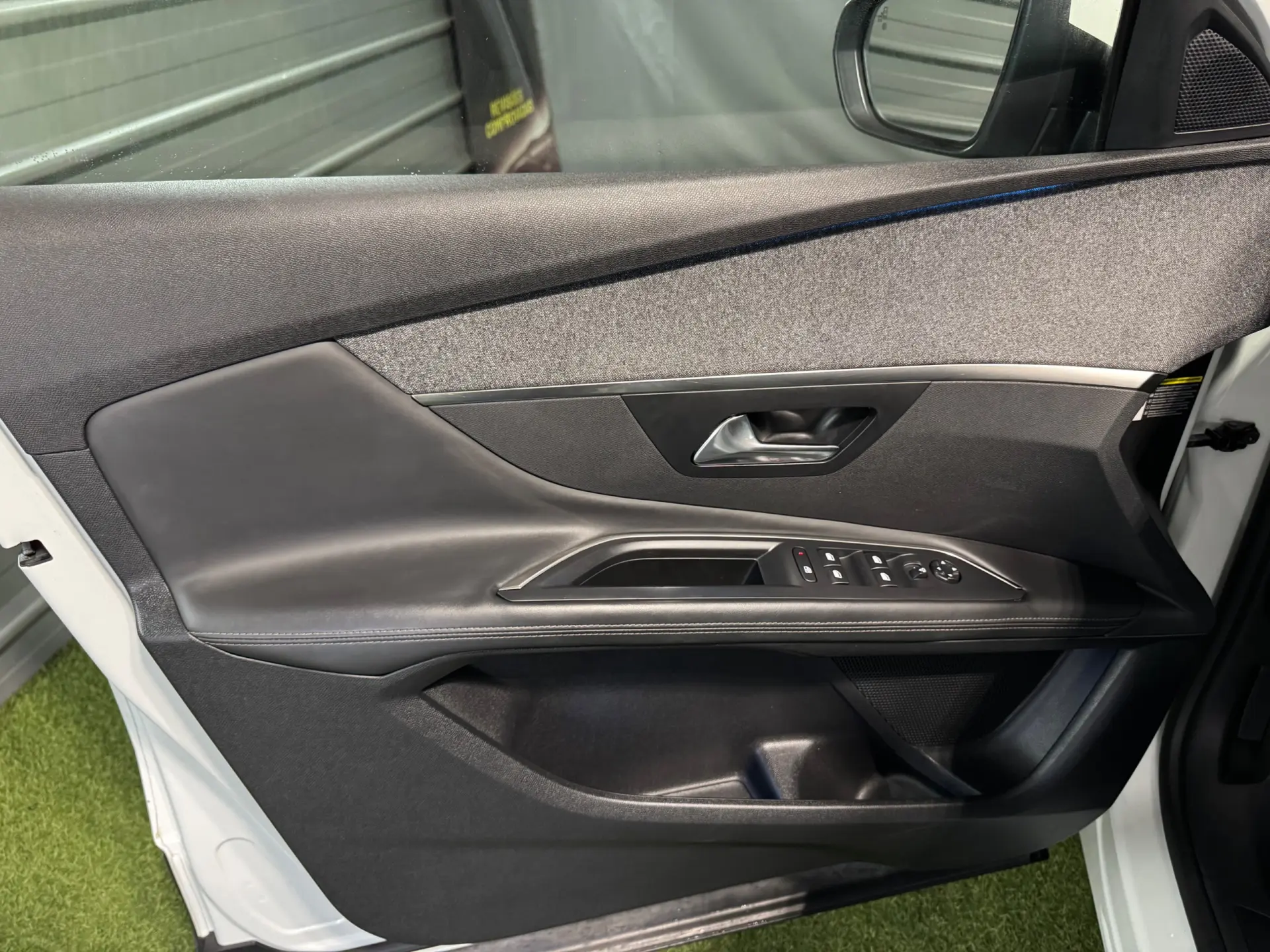 Peugeot 3008 PureTech 130 Stop & Start GPF Allure 33