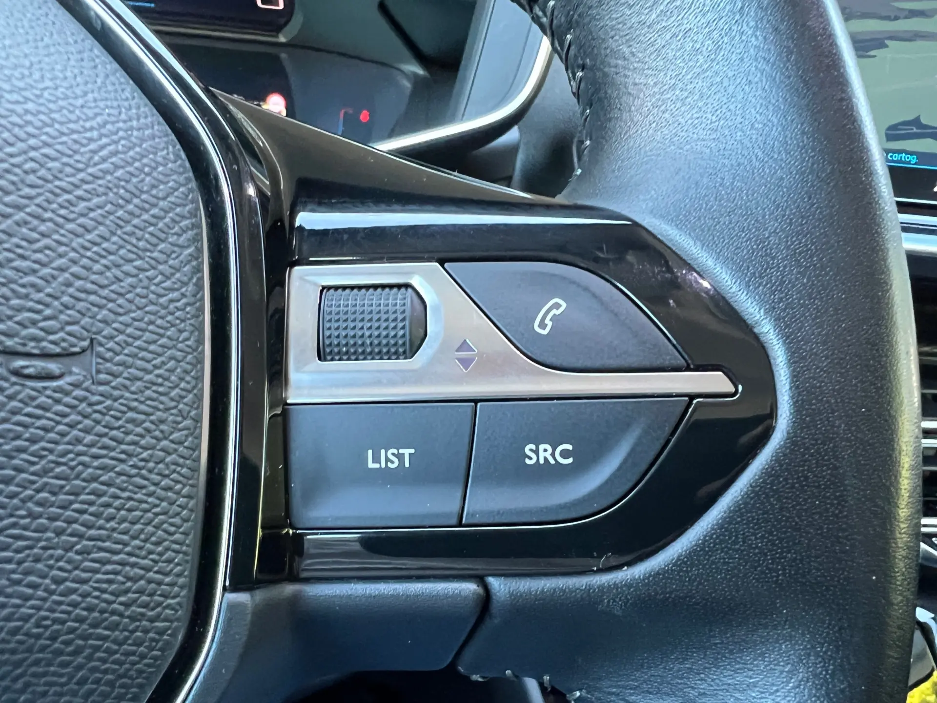 Peugeot 2008 PureTech 100 Stop&Start Allure Pack 12