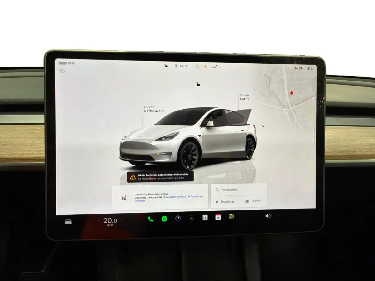 Tesla Model Y 12
