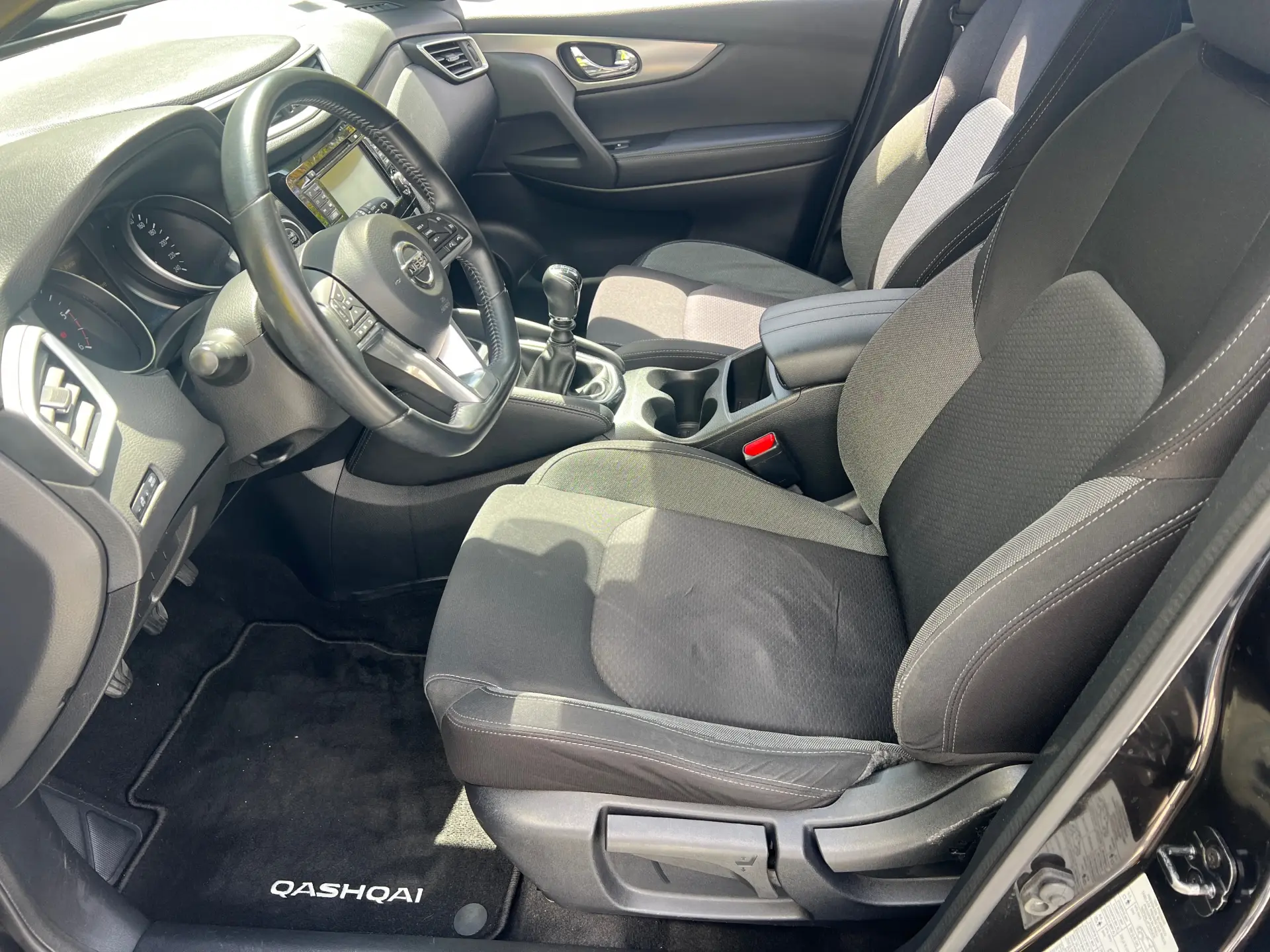 Nissan Qashqai 1.5 dCi N-Connecta J18+Led 16