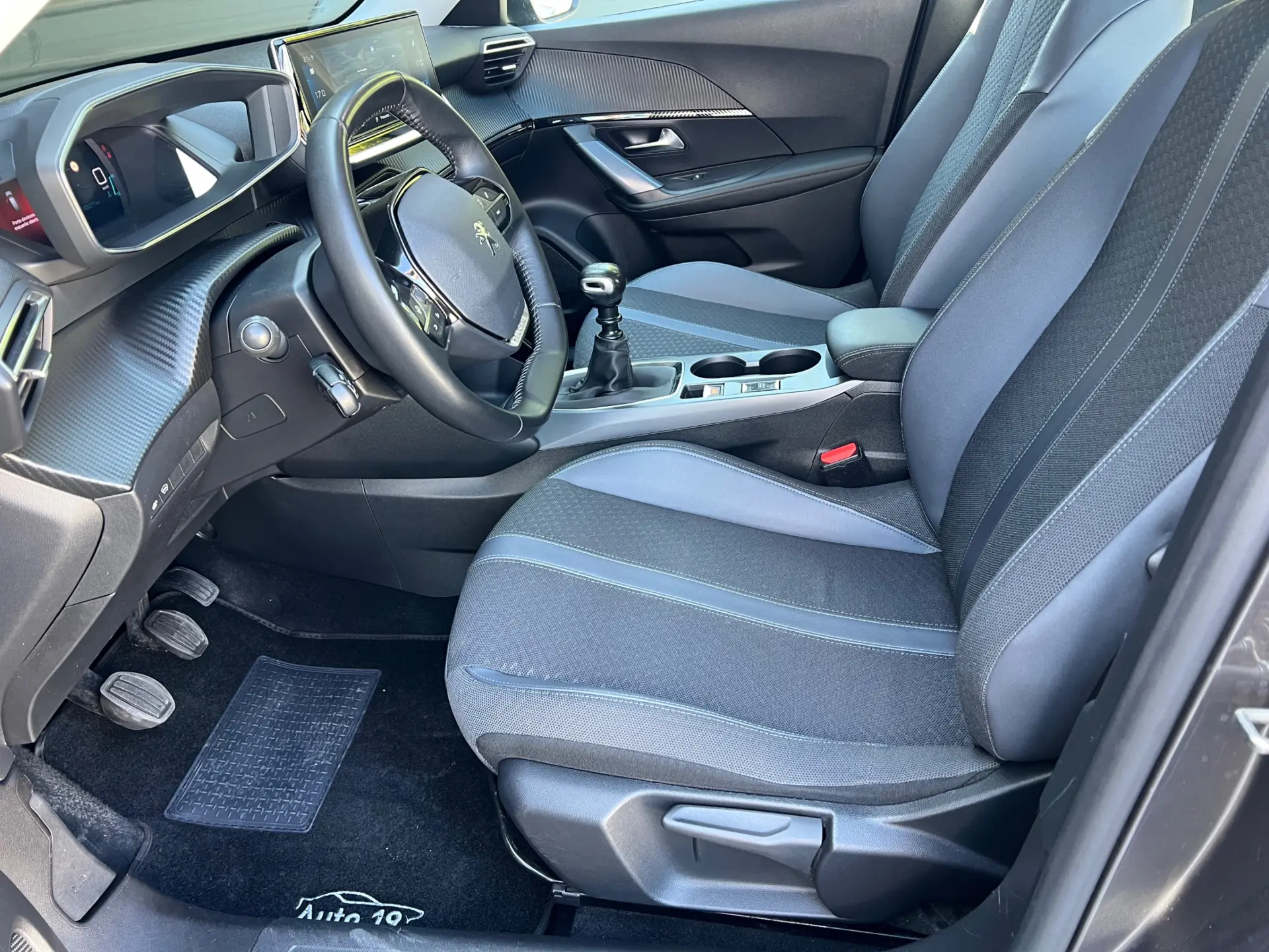 Peugeot 2008 PureTech 100 Stop&Start Allure Pack 16