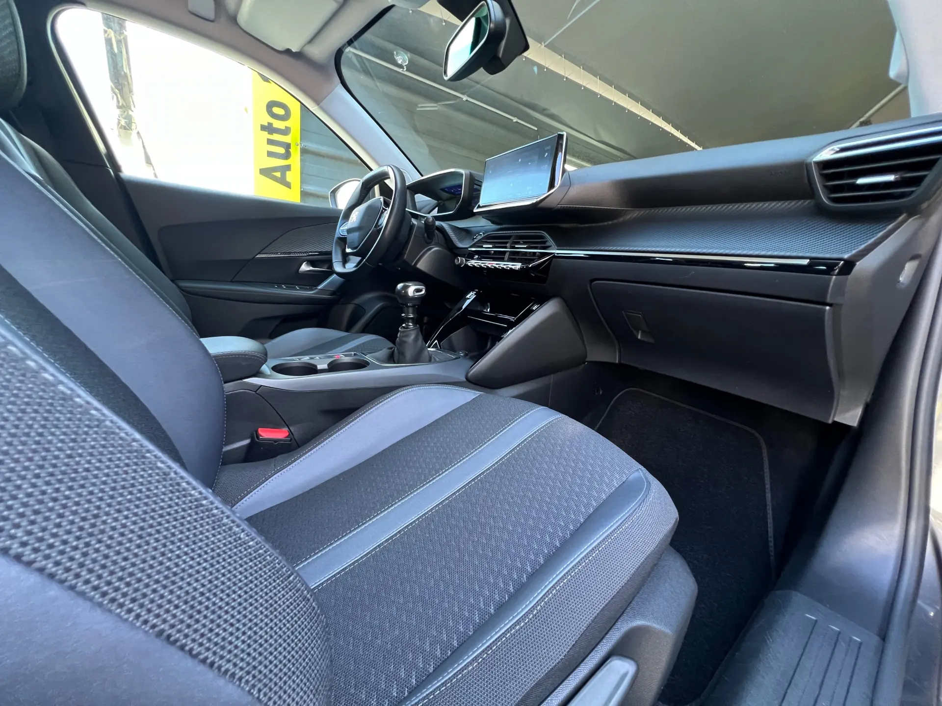 Peugeot 2008 PureTech 100 Stop&Start Allure Pack 22