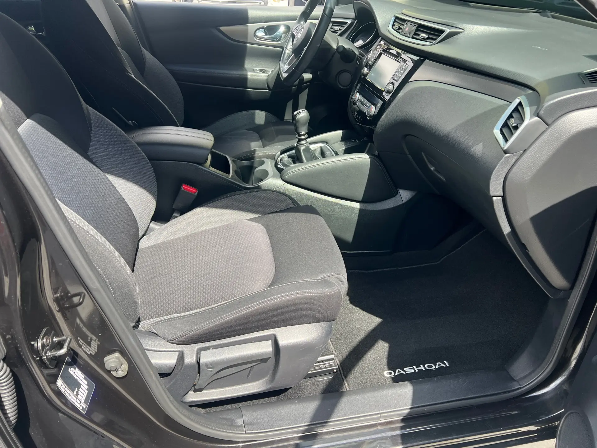 Nissan Qashqai 1.5 dCi N-Connecta J18+Led 19