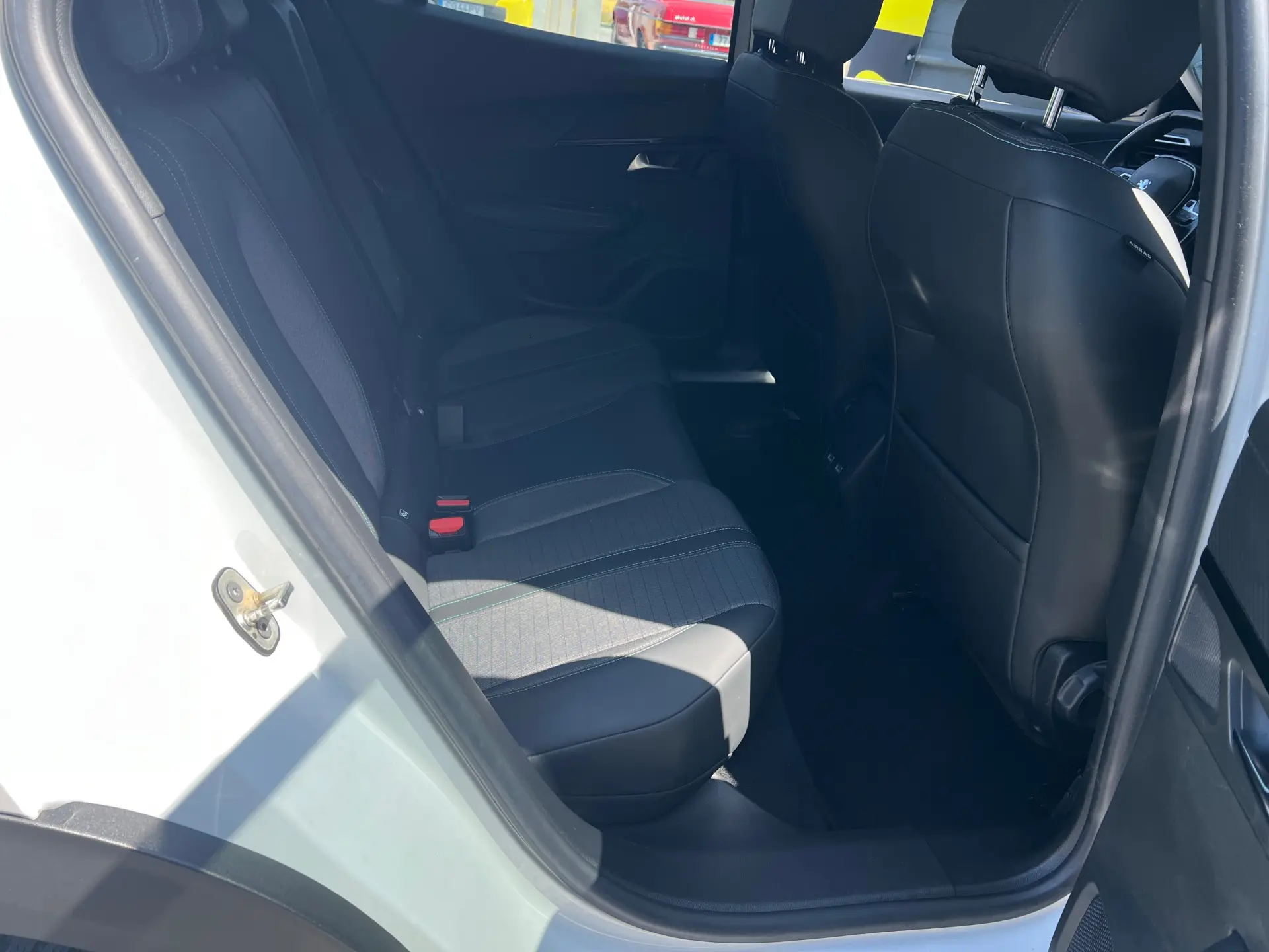 Peugeot 2008 PureTech 100 Stop&Start Allure Pack 25