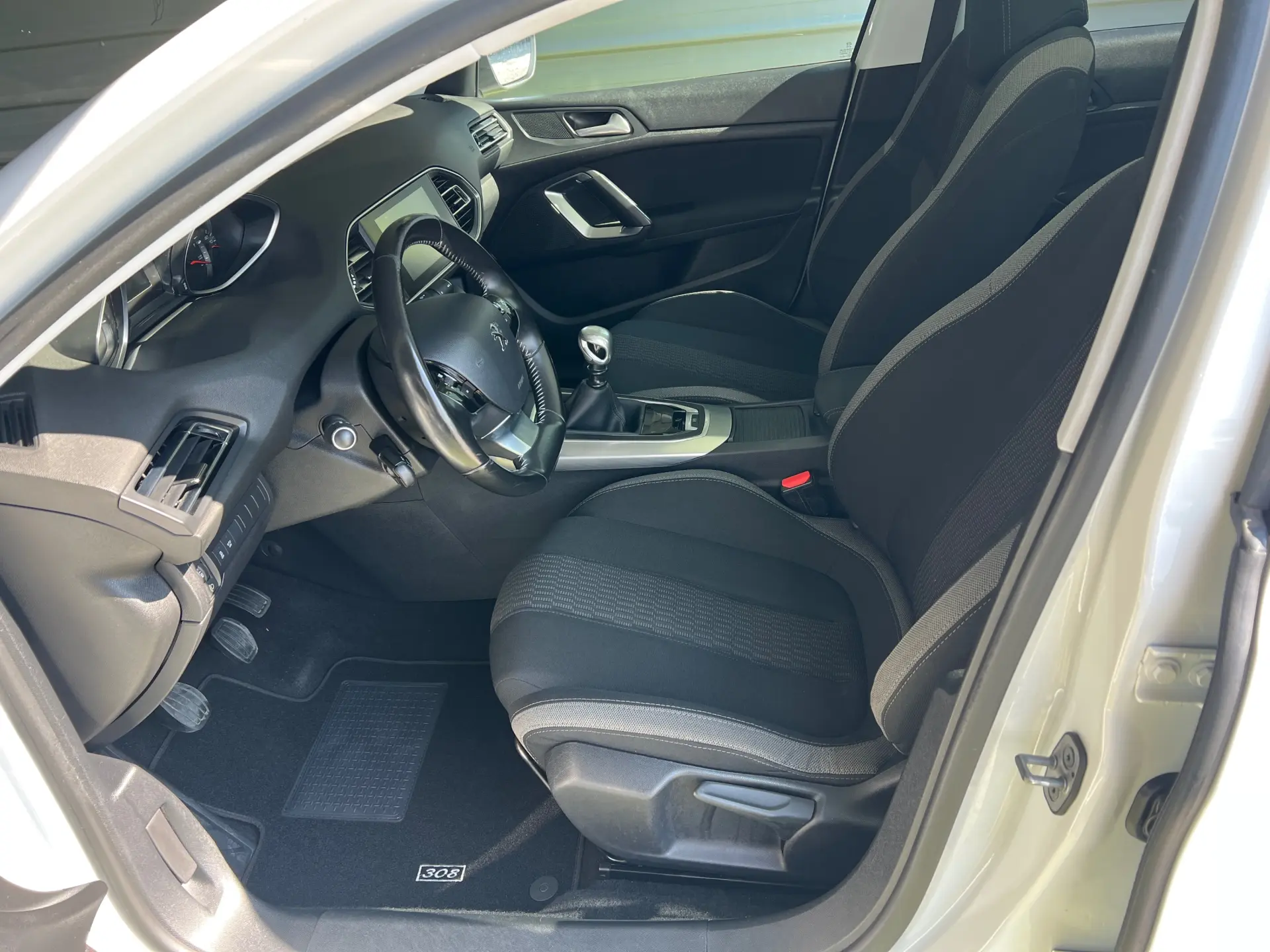 Peugeot 308 SW 1.6 BlueHDi Allure J17 20