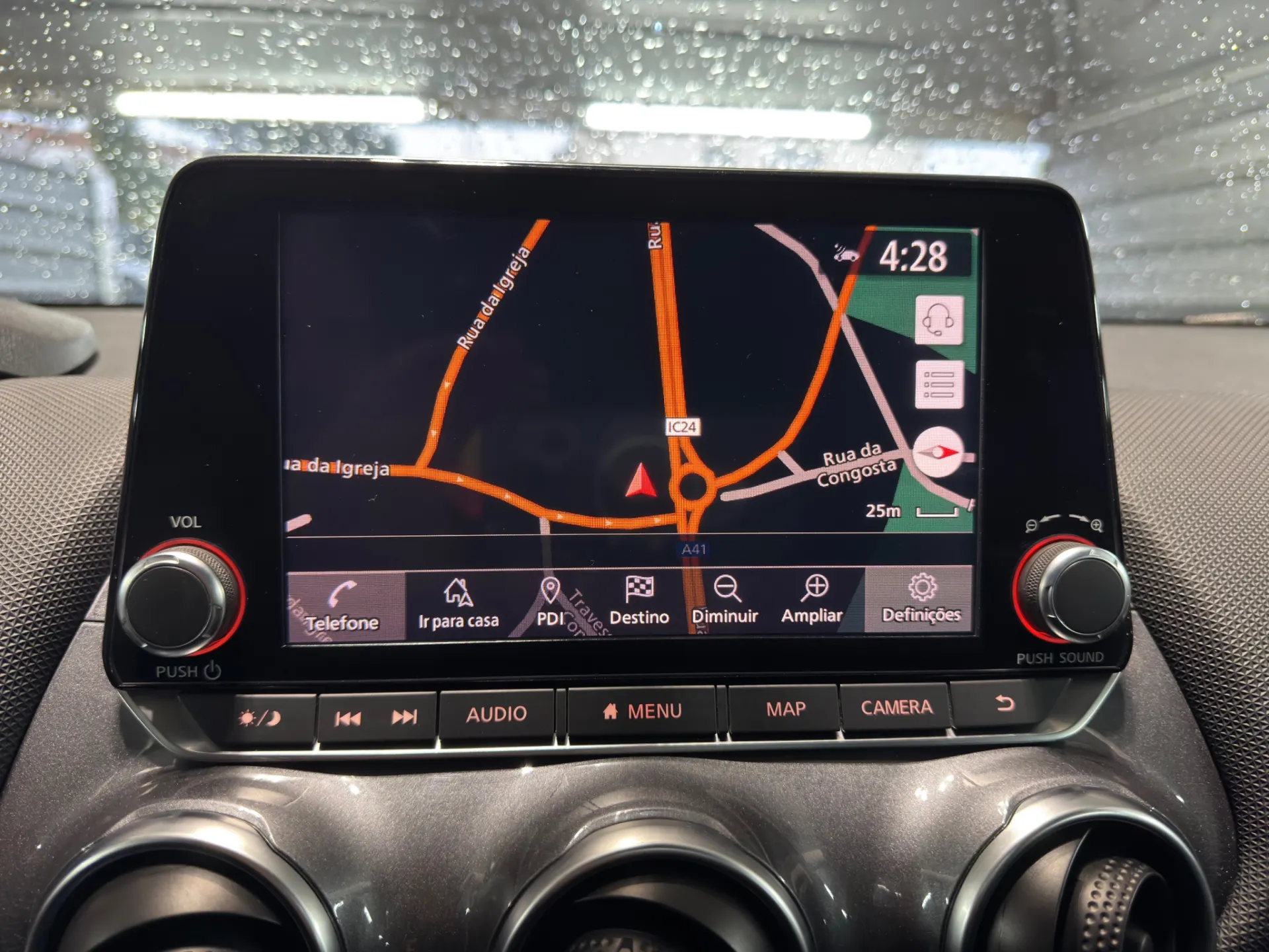 Nissan Juke 1.0 DIG-T N-Connecta NAV. 17