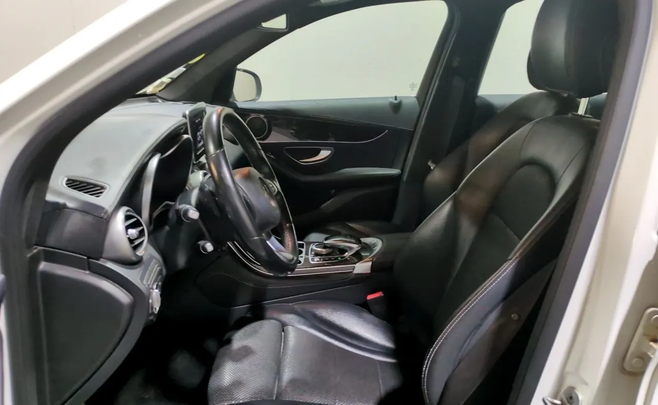 Mercedes-Benz GLC 220 9G-TRONIC 4MATIC LAUNCH EDITION 10