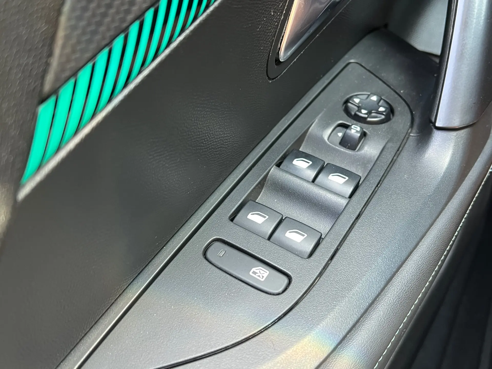 Peugeot 2008 PureTech 100 Stop&Start Allure Pack 10