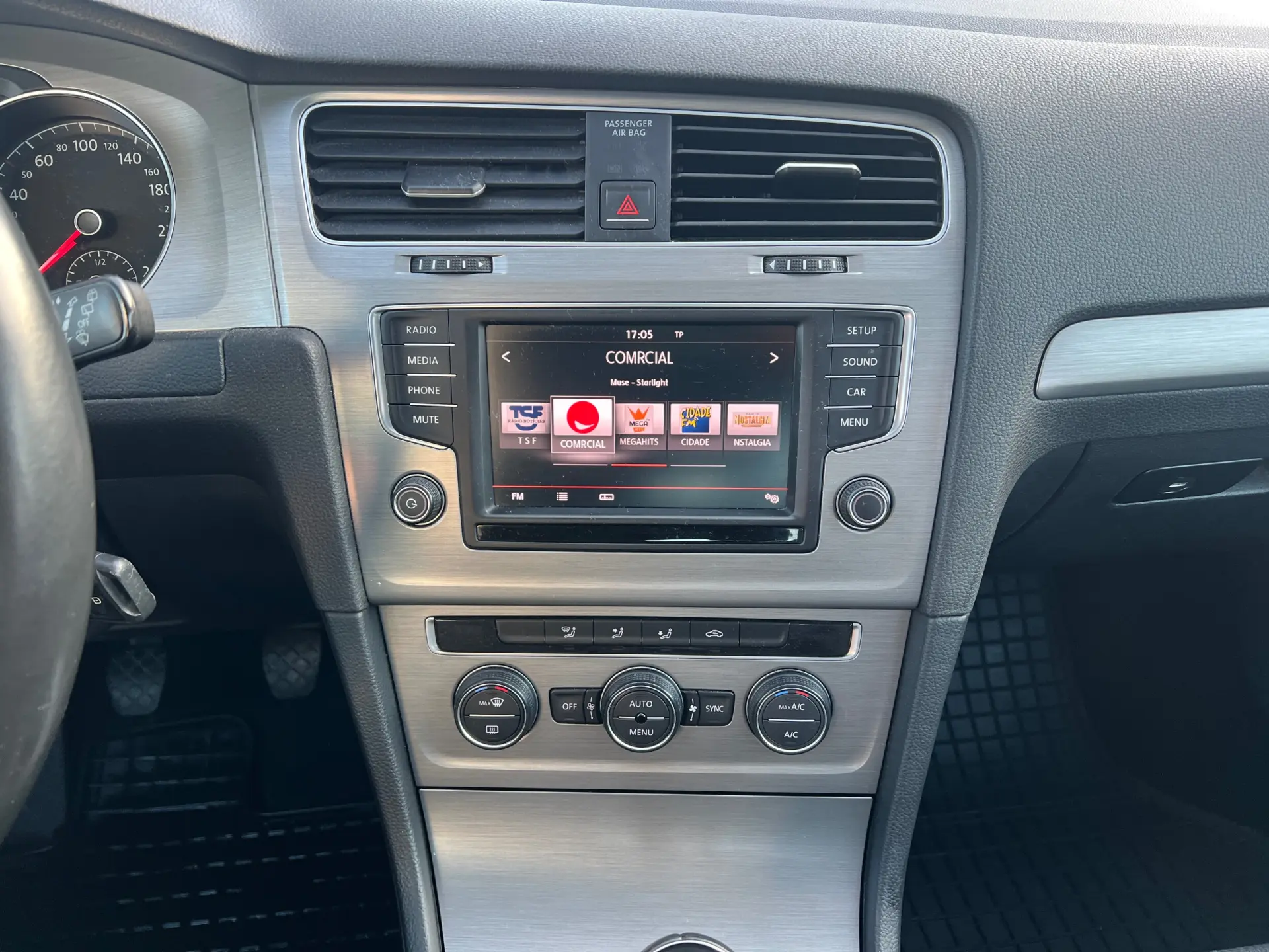 Volkswagen Golf 1.6 TDi Highline 14