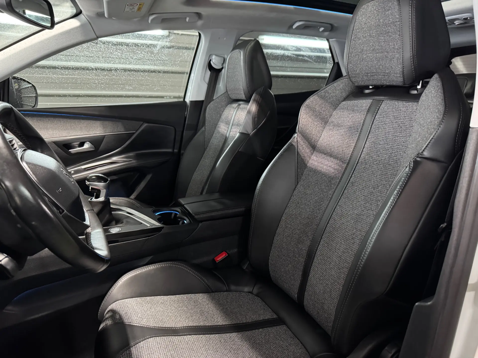 Peugeot 3008 PureTech 130 Stop & Start GPF Allure 24