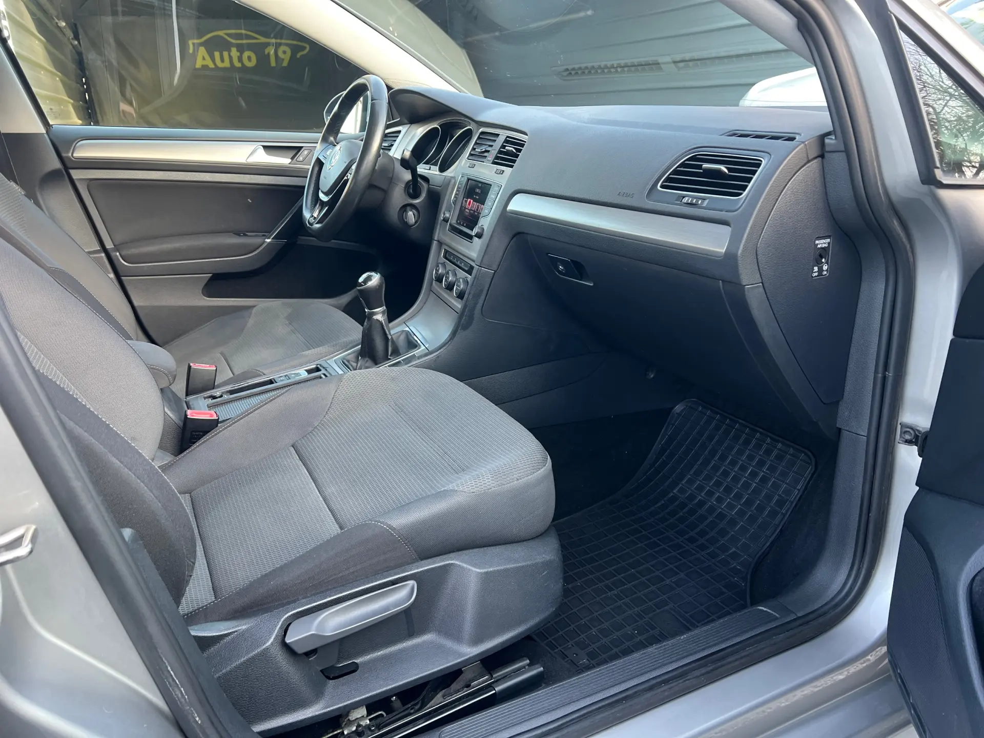 Volkswagen Golf 1.6 TDi Highline 10