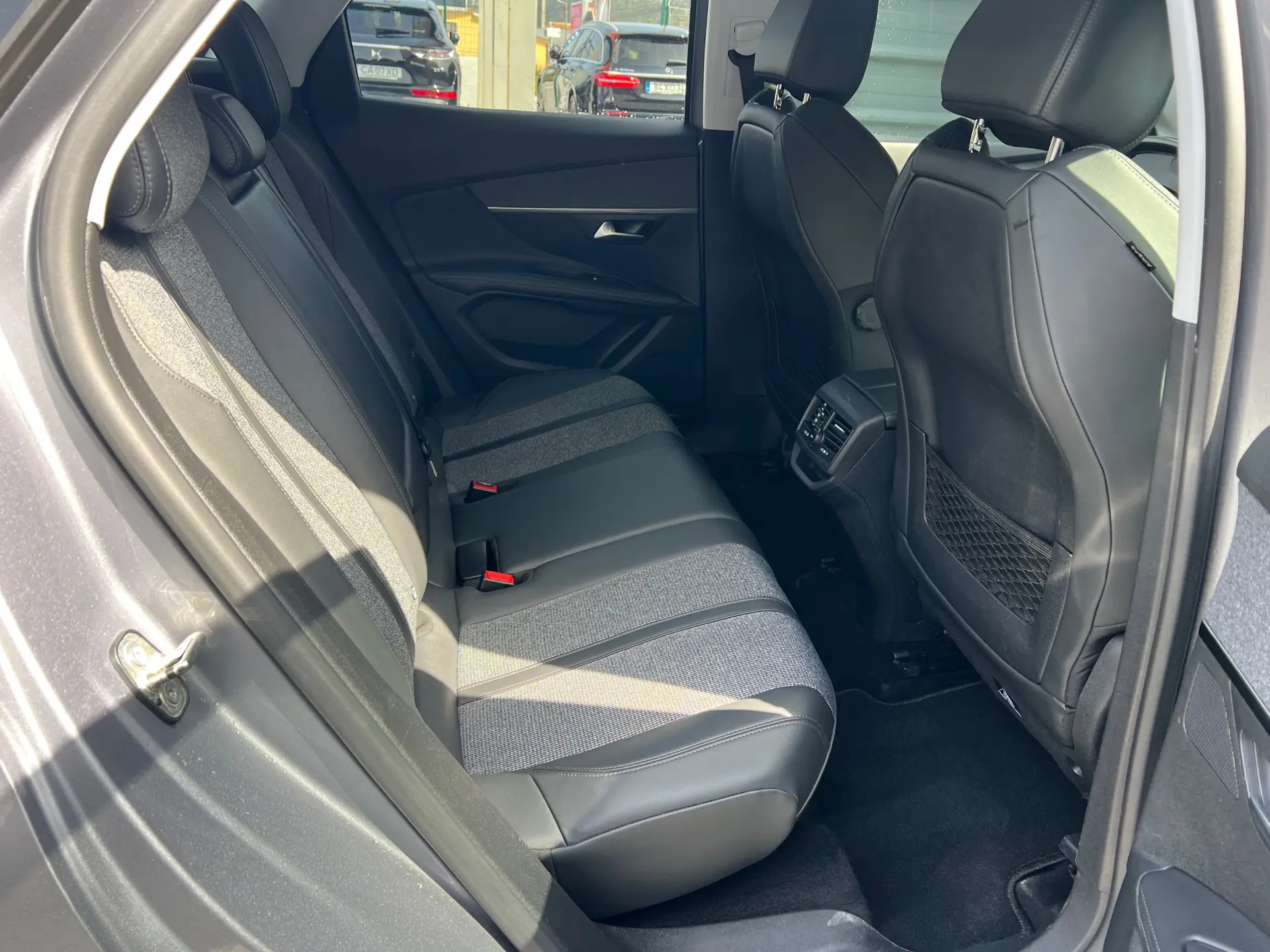 Peugeot 3008 1.5 BlueHDi Allure Pack 18