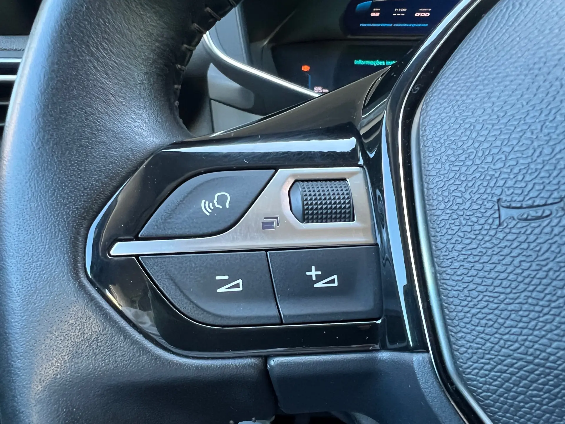 Peugeot 2008 PureTech 100 Stop&Start Allure Pack 11