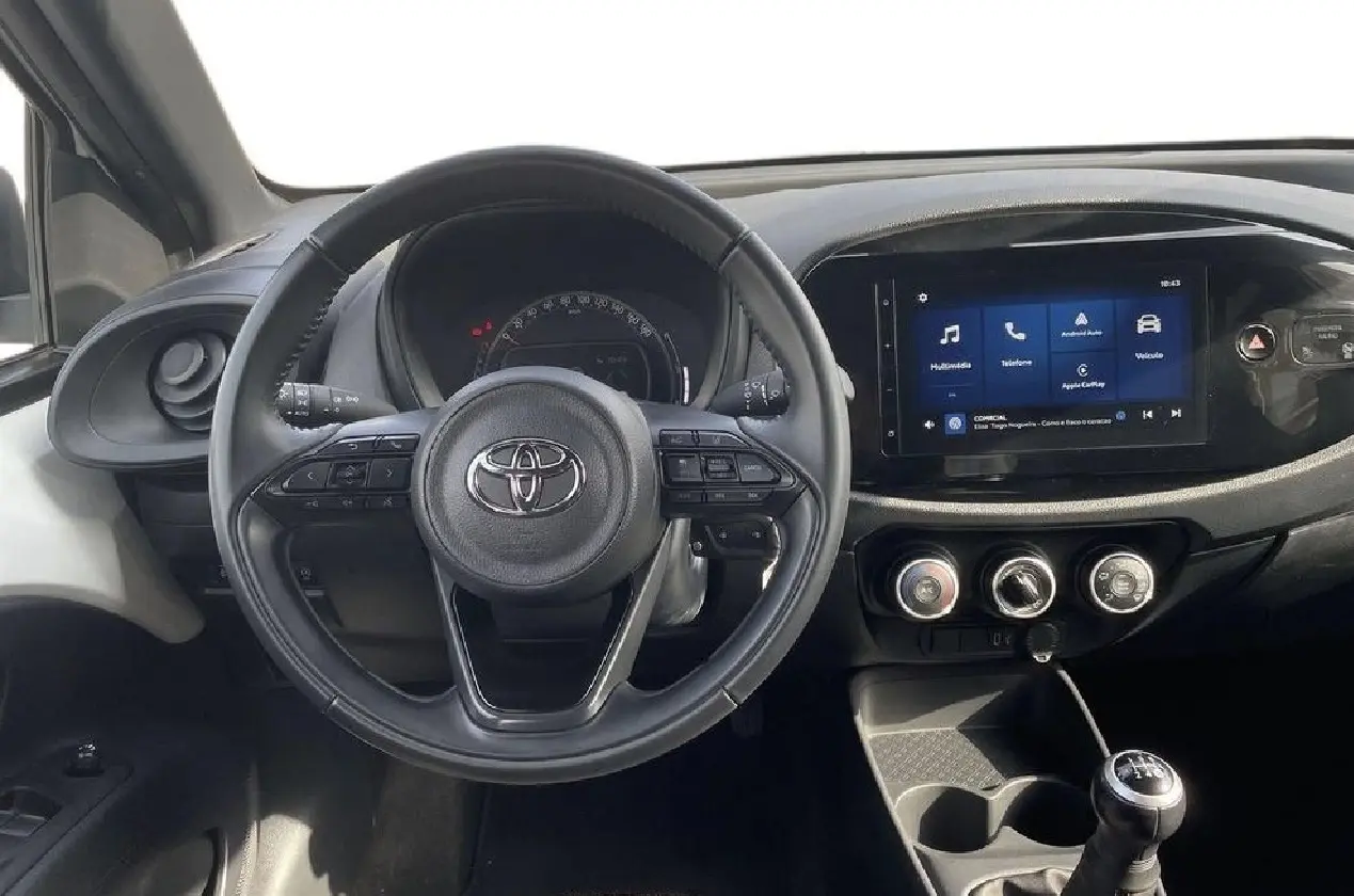 Toyota Aygo X 1.0 Play 8