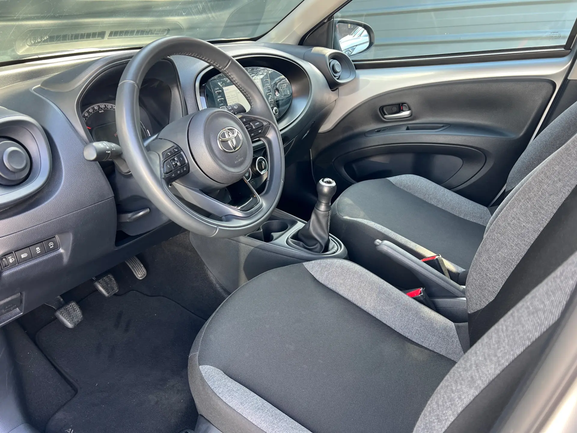 Toyota Aygo X 1.0 Play 21