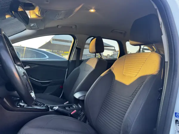 Ford Focus SW 1.5 TDCi EcoBlue Titanium 15