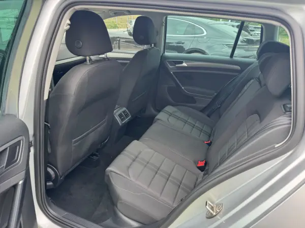 Volkswagen Golf Variant 1.6 TDi Highline DSG 22
