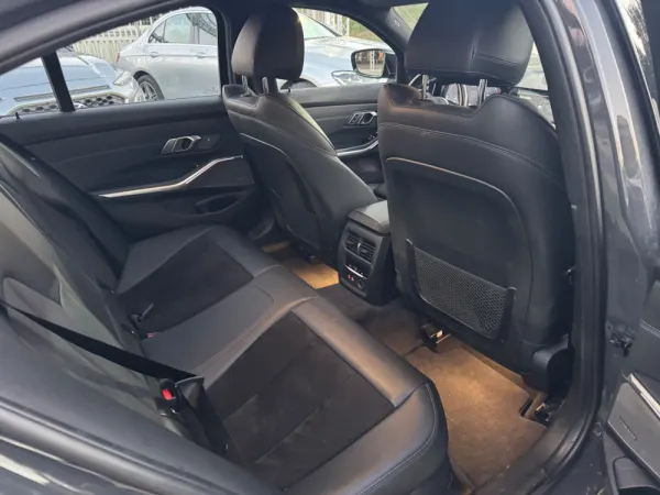BMW 330 e Pack M Auto 14