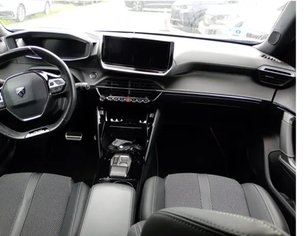 Peugeot e-2008 54 kWh GT 5