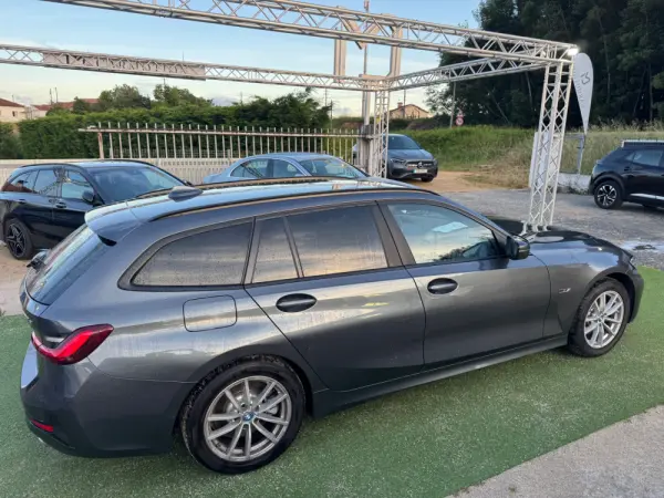 BMW 320 e Corporate Edition Auto 5