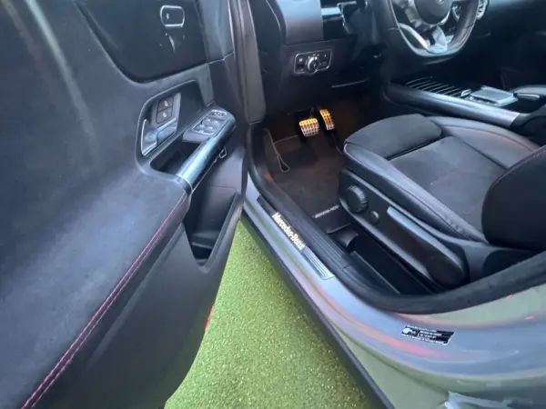 Mercedes-Benz GLA 250 e 8G-DCT AMG Line 15