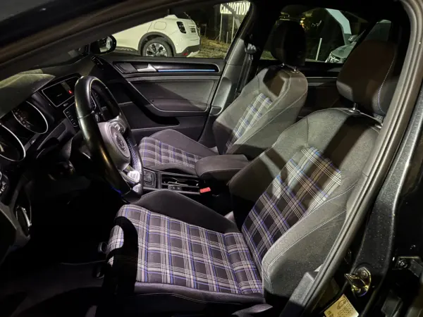 Volkswagen Golf 1.4 GTE Plug-in-Hybrid DSG 10