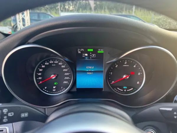 Mercedes-Benz C 300 de AMG Line 23