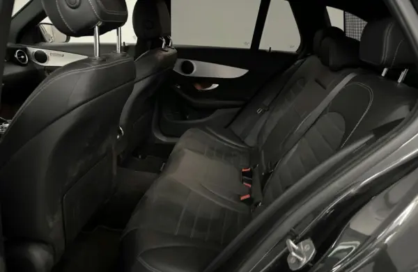 Mercedes-Benz C 300 de AMG Line 5