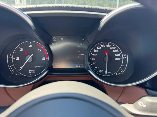 Alfa Romeo Giulia 2.2 D Super 28