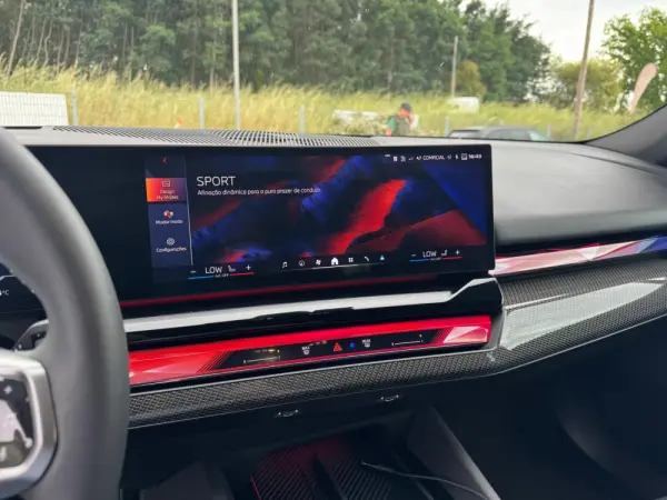 BMW i5 Touring M60 xDrive 19