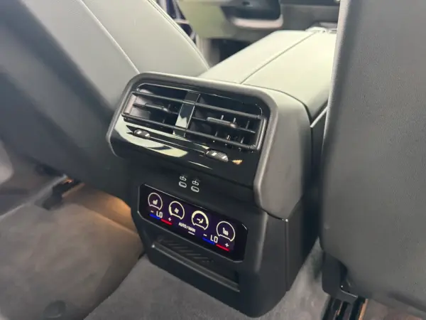 BMW i5 Touring M60 xDrive 27