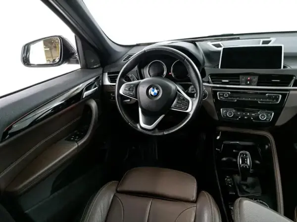 BMW X1 16 d sDrive Auto Line Sport 14